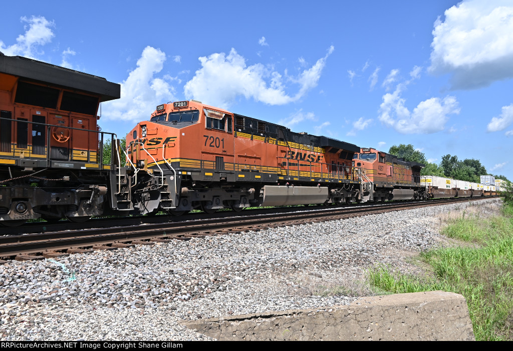 BNSF 7201 Roster shot